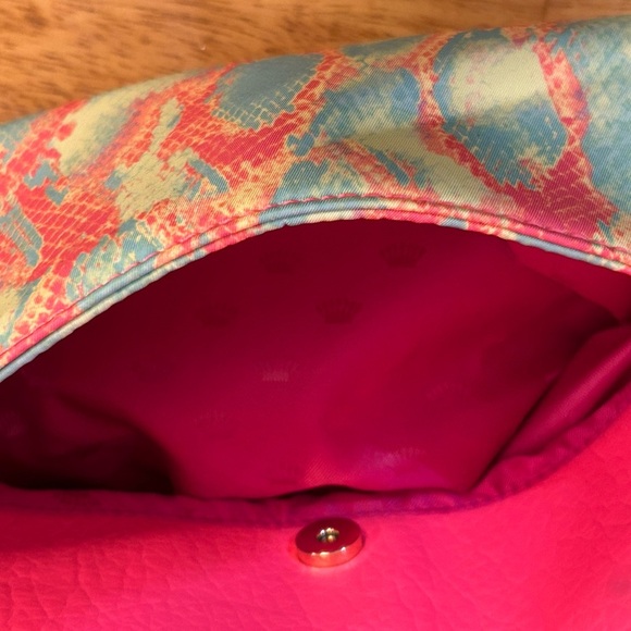 Juicy Couture Neon
Preppy Pink Large
Tunnel Flap Envelope
Cross Body Purse
Y2K. - Picture 11 of 15